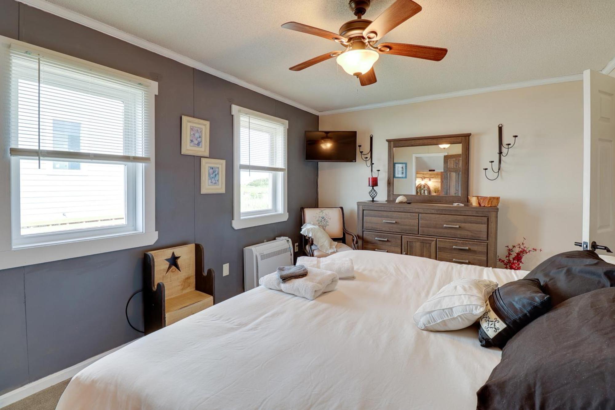 Oceanfront Milford Home With View And Boat Access ภายนอก รูปภาพ