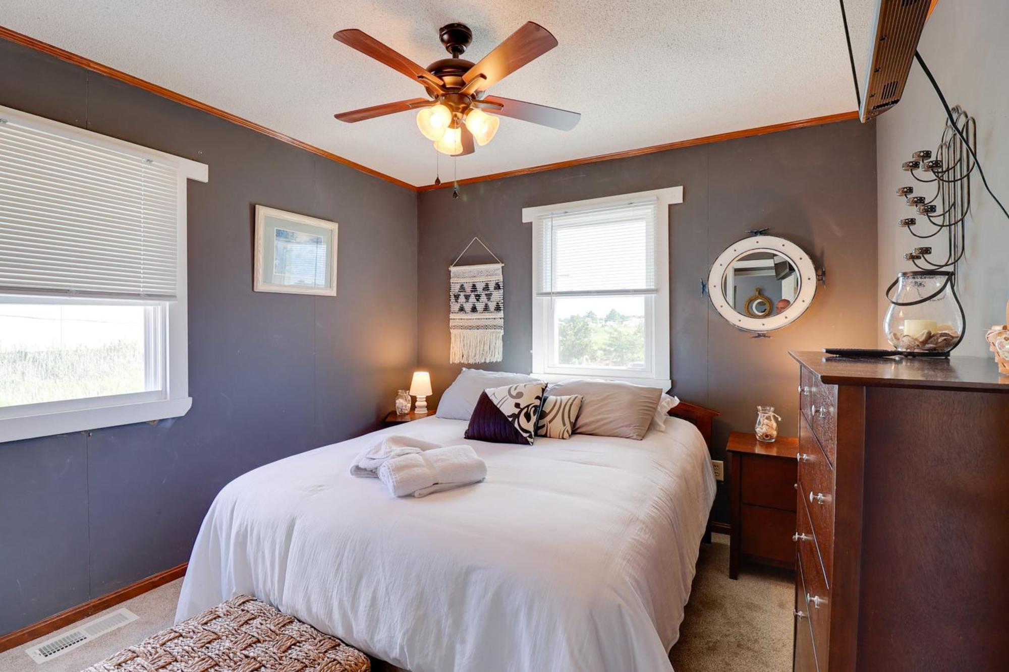 Oceanfront Milford Home With View And Boat Access ภายนอก รูปภาพ
